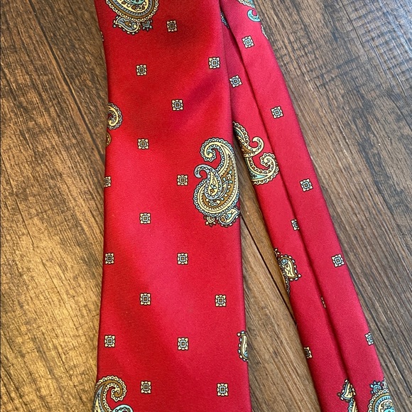 ❤️100% Silk Red Paisley Necktie - Picture 4 of 9
